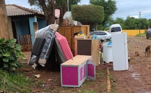 Joven con dos criaturas pequeñas es “desalojada” por suegra