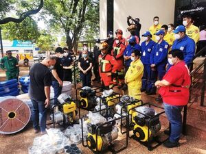 Comuna capiateña entrega motobombas a fuerzas vivas para trabajos de desagües de zonas inundadas - Nacionales - ABC Color