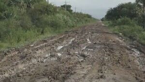 Pésimo estado de Ruta Chaco'i deja a 6 localidades aisladas