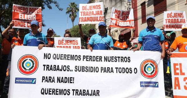 La Nación / Fisco: Reducción de impuestos a combustible no es adecuada