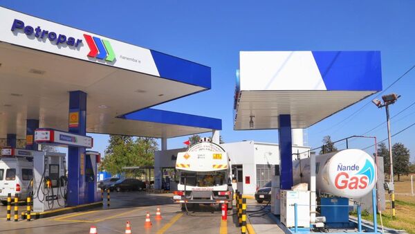 Vuelven los vales de combustibles a funcionarios públicos