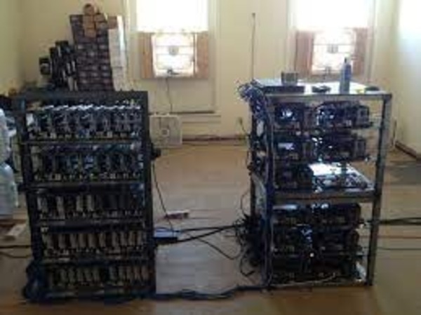 En falso allanamiento, asaltantes roban máquinas generadoras de bitcoin