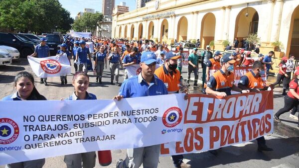 Emblemas privados en vigilia por derogación de subsidio a Petropar