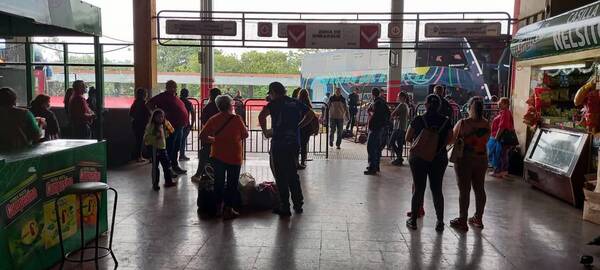 Importante afluencia de pasajeros por Semana Santa en Terminal de Asunción tras dos años