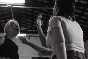 Playoff: la obra teatral sube a escena en abril