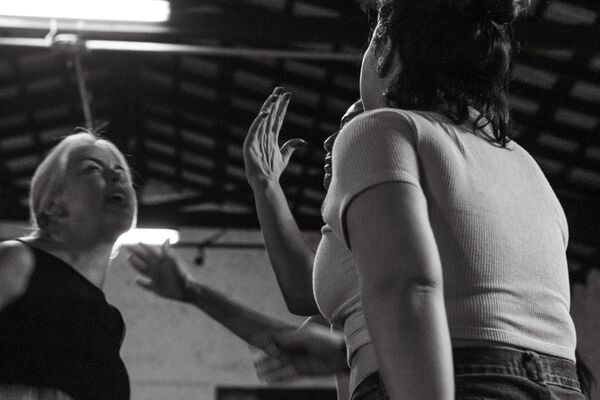 Playoff: la obra teatral sube a escena en abril