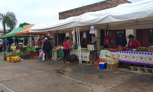 Emprendedores realizan Feria Agropecuaria Familiar por Semana Santa - OviedoPress