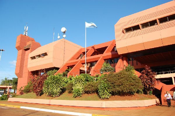Descartan el aeropuerto de Encarnación, los vuelos de Posadas serían desviados a Iguazú