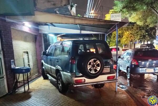 Cuidado que no “se moje” la camioneta •