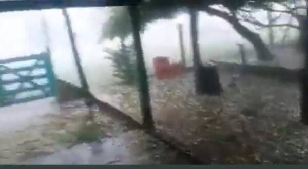 Crónica / [VIDEO] Varias familias sufrieron destrozos de sus viviendas por el temporal