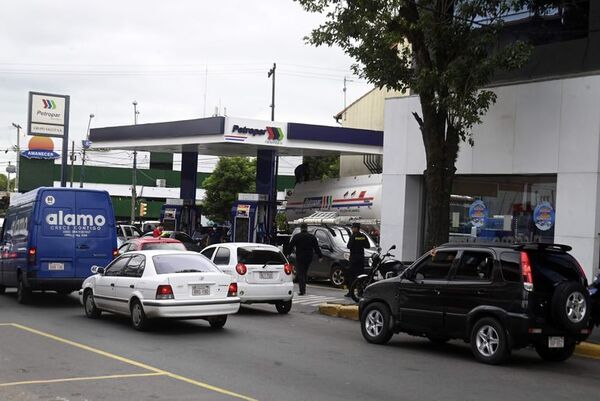 Sindicatos “desmienten” a emblemas privados y piden que Petropar regule el mercado - Nacionales - ABC Color