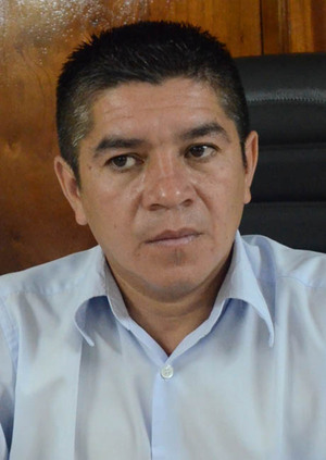 Concejal Lucio Vera prohíbe ingreso de comunicadores a sala de sesiones - La Clave