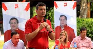La Nación / Santiago Peña arrasa en las encuestas, aseguran