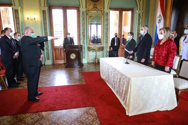 Paniagua Fretes juró como embajador ante Marruecos - Nacionales - ABC Color