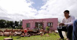 La Nación / Fuertes vientos destecharon más de 15 casas en Ypané