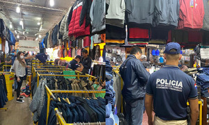 Decomisan productos presuntamente falsificados de la tienda Andrés y Víctor - OviedoPress