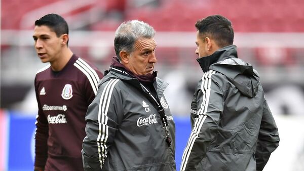 Diario HOY | Tata Martino entra en polémica con Chicharito Hernández