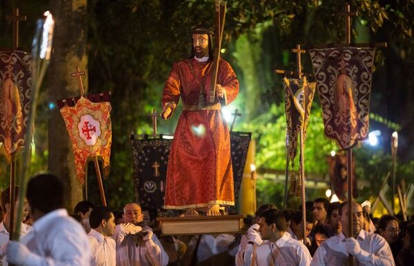 Viacrucis Mayor, un viaje místico para revivir la pasión y muerte de Jesús - Viajes - ABC Color