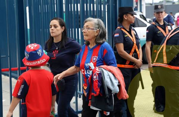 Crónica / La Nueva Olla extrañamente no está llena