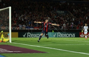 Diario HOY | Cerro Porteño remontó a Colón con doblete de Fernando Romero