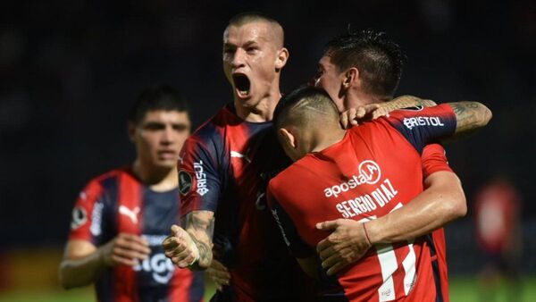 Cerro Porteño triunfa y toma la punta del Grupo G