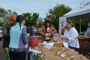 Regalaron chipas en Coronel Bogado para recibir a la Semana Santa - Nacionales - ABC Color