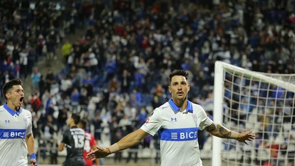 Universidad Católica vence a Cristal con un discutido penal