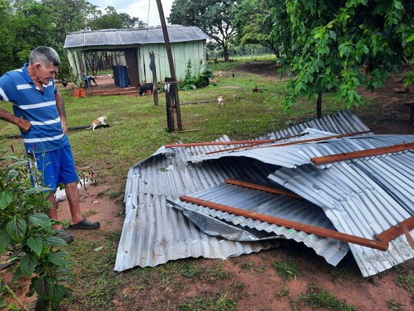 Temporal destruye techos y cultivos en Horqueta y Loreto
