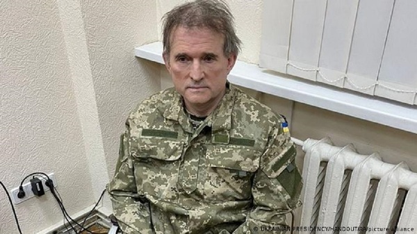 Presidente de Ucrania propone a Rusia intercambiar a político detenido por niños cautivos