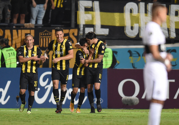 Diario HOY | Irresoluto Olimpia naufraga en Montevideo