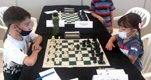 La Nación / Victoria, con 5 años es la subcampeona de ajedrez