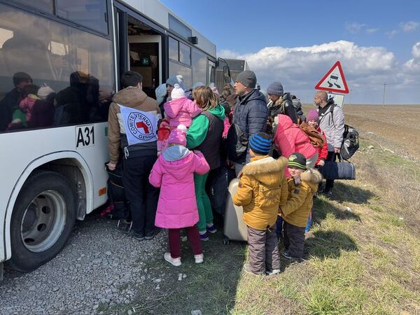 Ucrania no puede abrir hoy corredores humanitarios por los ataques rusos - Mundo - ABC Color