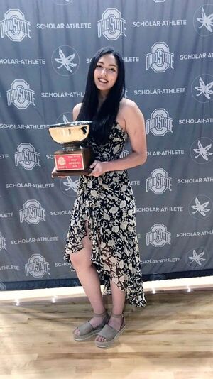 La esgrimista Montserrat Viveros fue distinguida en Estados Unidos - Polideportivo - ABC Color