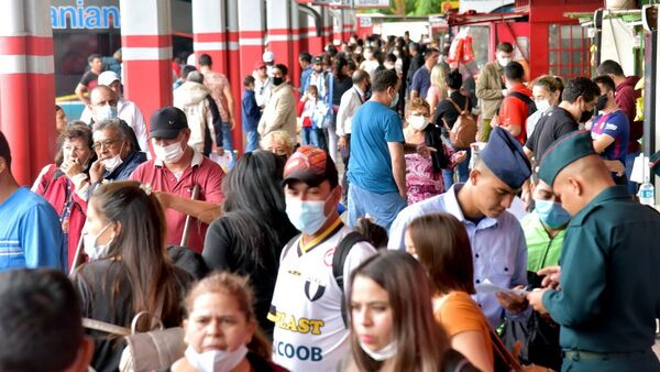 Tras confinamiento, se dispara el flujo de pasajeros en días santos