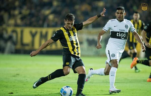 Libertadores: el Decano cayó en Uruguay ante Peñarol y es último en el Grupo G