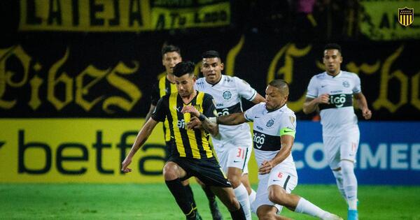 Libertadores: Olimpia no pudo cortar su racha con Peñarol y cayó en Uruguay