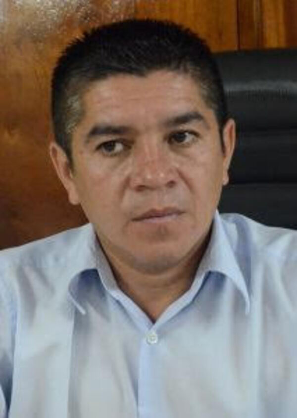Concejal Lucio Vera prohíbe ingreso de comunicadores a sala de sesiones - La Clave