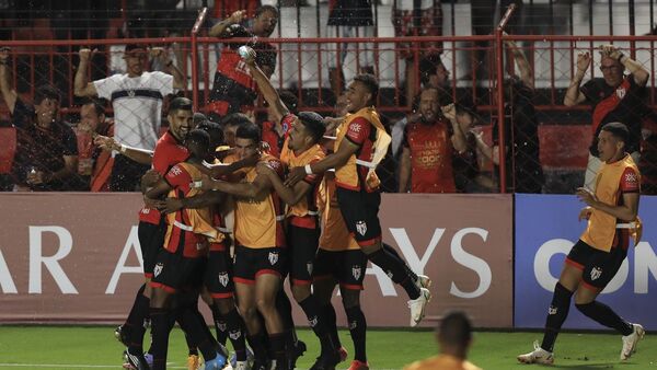 Goianiense le gana a Defensa y Justicia