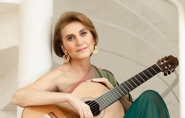 Berta Rojas ofrece recompensa a quien le ayude a recuperar su guitarra - Te Cuento Paraguay