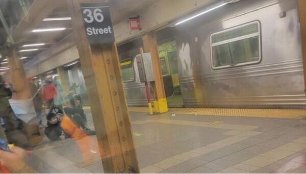 Un tiroteo en metro de Nueva York deja varios heridos, según medios locales - Radio Imperio