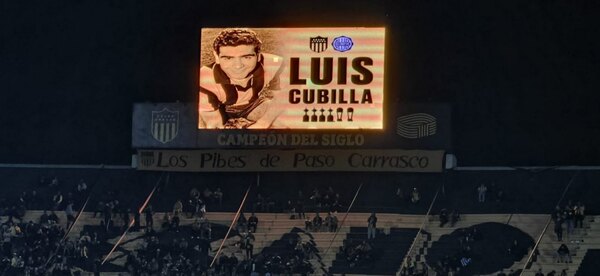 El homenaje a Luis Cubilla en la previa del partido entre Peñarol y Olimpia