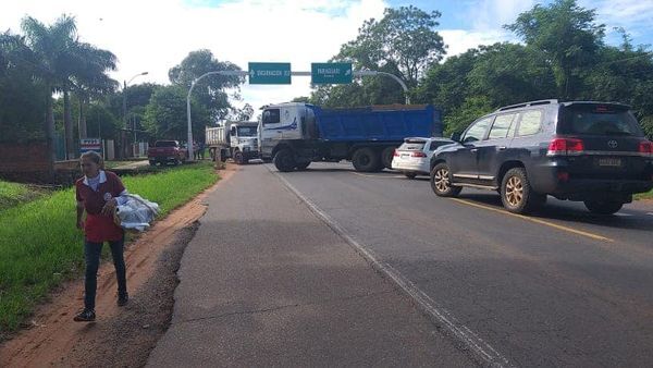 Camioneros empezaron a cerrar rutas en el interior