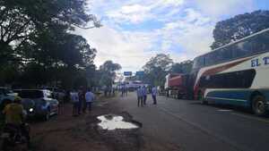 Camioneros levantaron el cierre de ruta en Paraguarí tras intervención policial