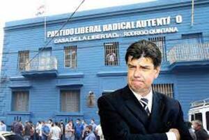 Diario HOY | En intento por evitar auditoría a su gestión, Efraín "expulsa" a gestores del control
