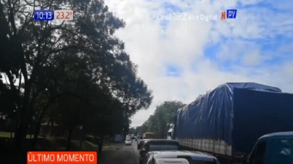 Policías despejan ruta en Paraguarí | Noticias Paraguay