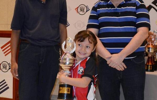 Victoria, la pequeña gran ajedrecista que se consagró subcampeona