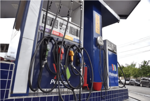 Estaciones de servicio de Petropar casi vacías tras masiva carga de combustible