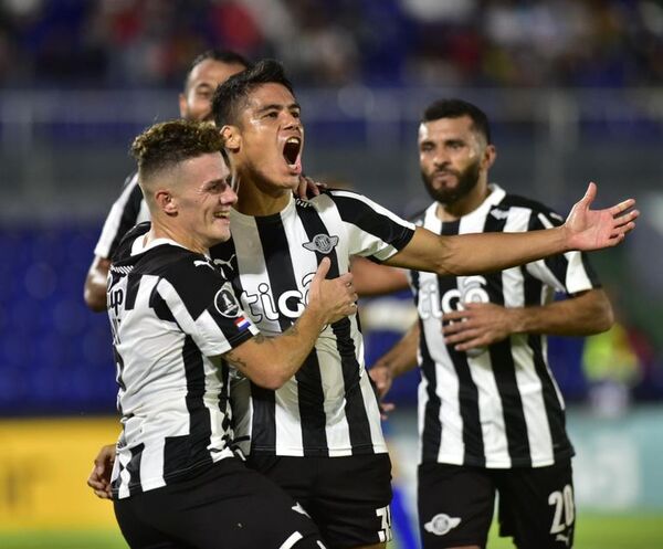 Libertad vs. Caracas: el gumarelo gana y lidera el grupo - Libertad - ABC Color