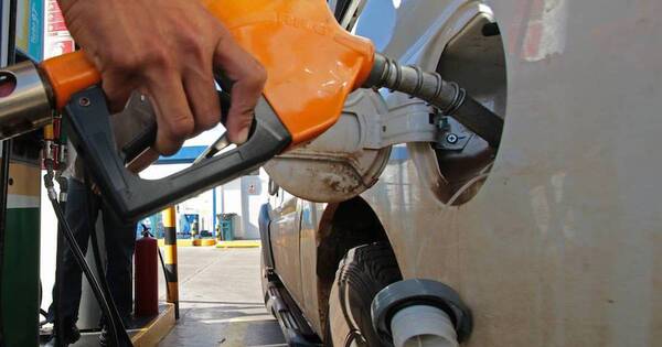 La Nación / Emblemas privados afirman que por ahora no habrá nueva suba de precio de los combustibles