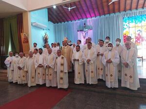 Obispo Collar Noguera pide a sacerdotes fortaleza, renovación, valentía y austeridad - Nacionales - ABC Color